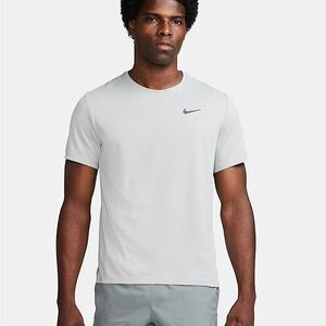 Nike Men's Gray T-Shirt